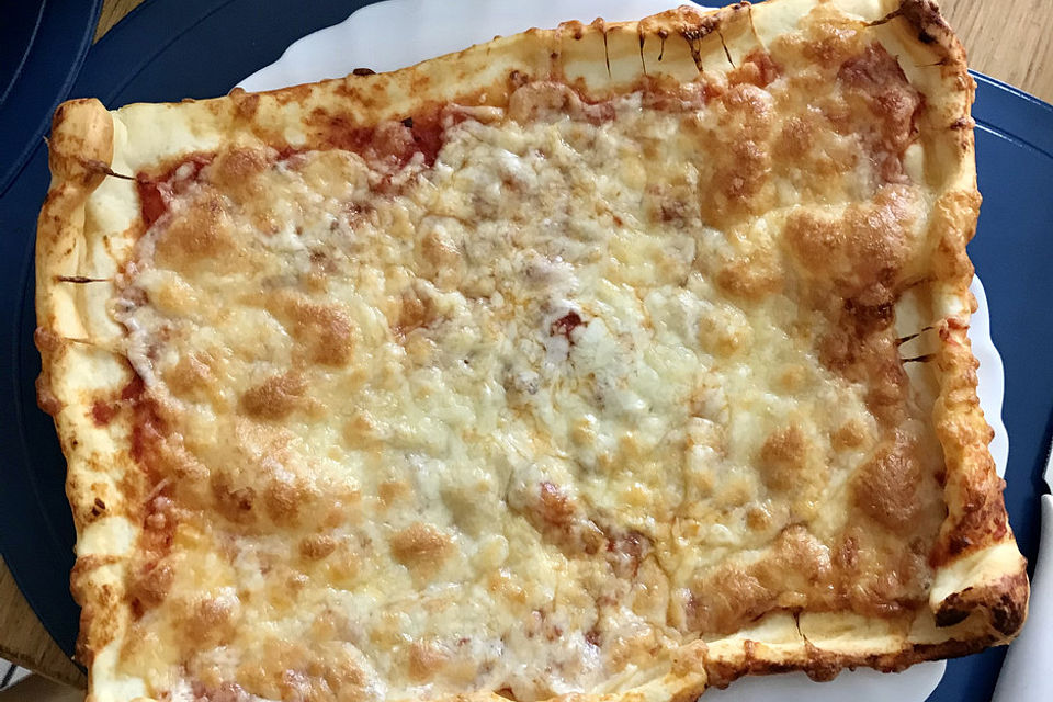 Pizza - Rezept für 8 Personen