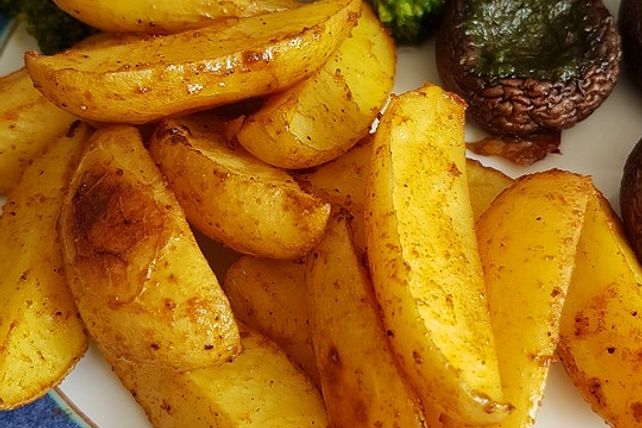 Country-Potatoes oder würzige Kartoffelspalten aus dem Ofen| Chefkoch