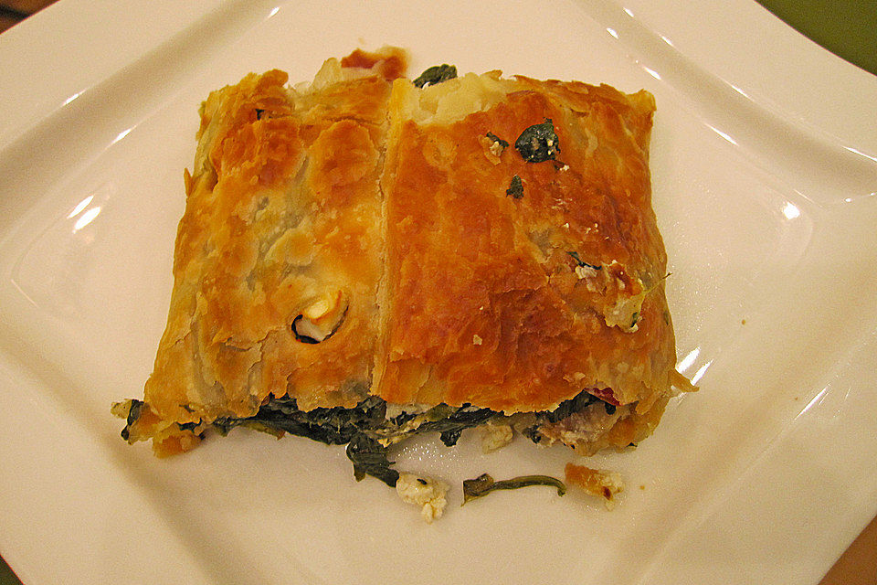 Spinat - Feta - Strudel mit getrockneten Tomaten