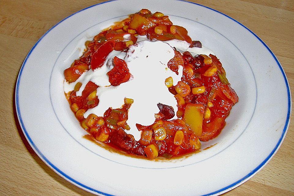 Kartoffel-Chili-Pfanne mit Bohnen, Mais und Paprika