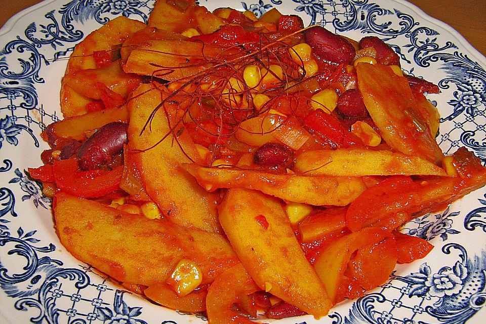 Kartoffel-Chili-Pfanne mit Bohnen, Mais und Paprika