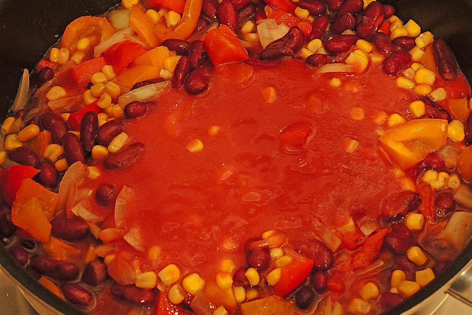 Kartoffel-Chili-Pfanne mit Bohnen, Mais und Paprika