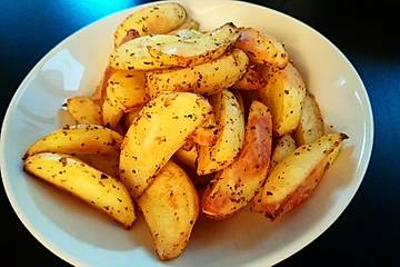Fettarme Kartoffelspalten aus dem Ofen