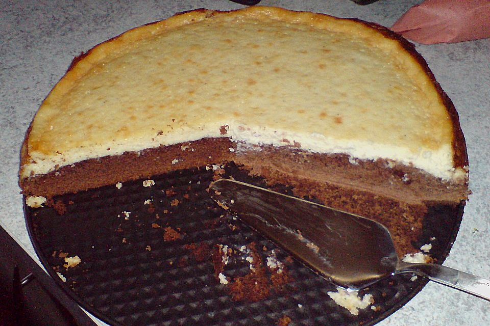 Käsekuchen mit Brownie - Boden Käsekuchen mit Brownie - Boden