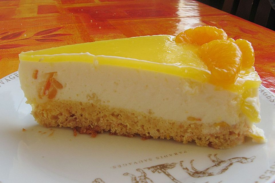 Orangensahnecremetorte auf Butterkeksbiskuit