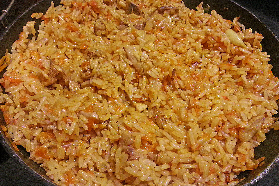 Plov - russische Reispfanne mit Hähnchen