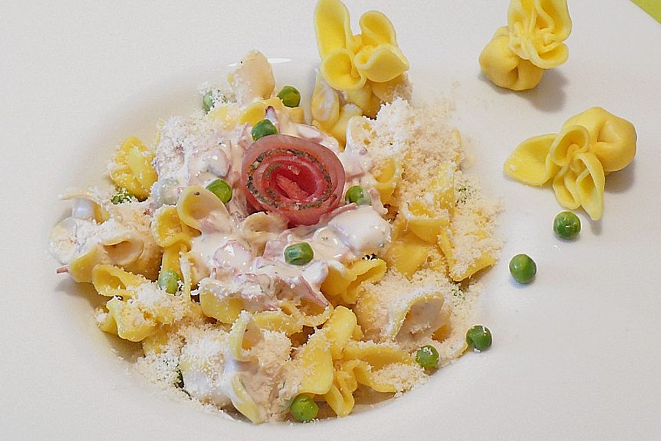 Tortellini mit Sahnesauce Tortellini mit Sahnesauce