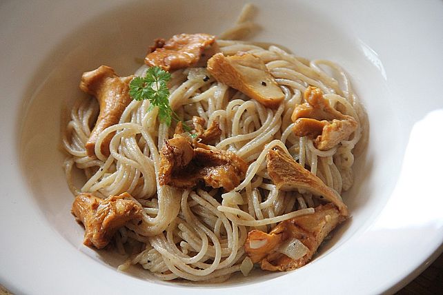 Spaghetti mit Pfifferlingen von plumbum| Chefkoch