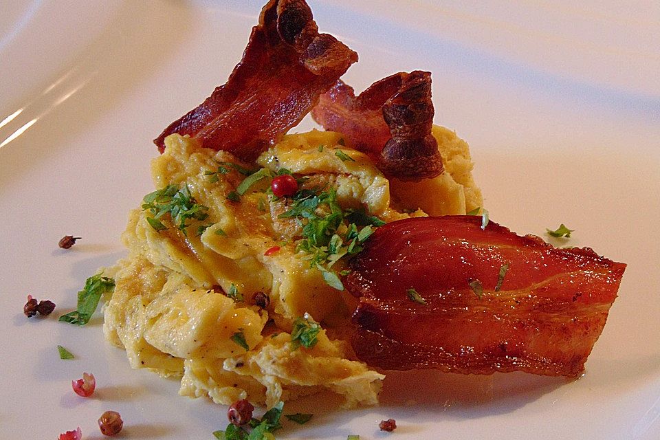 Scrambled eggs with bacon