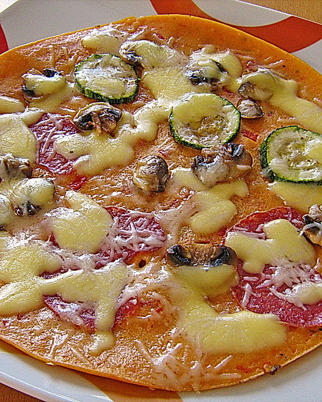 Pizza - Pfannkuchen mit Ajvar