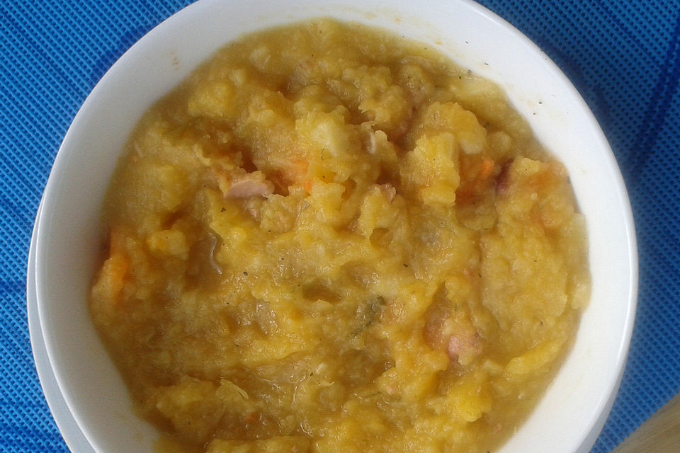 Steckrübensuppe mit Kasseler