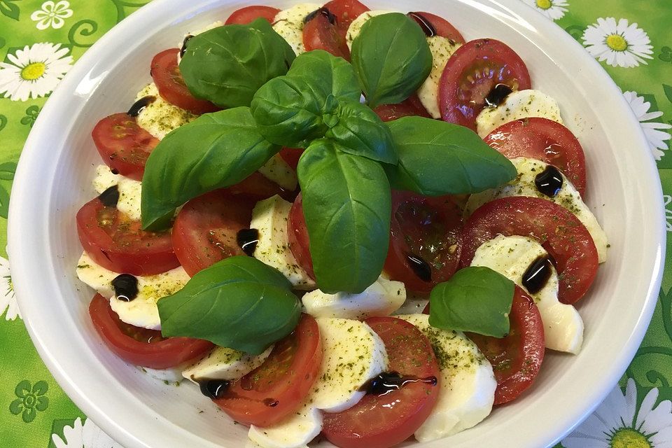 Tomaten - Mozzarella - Salat