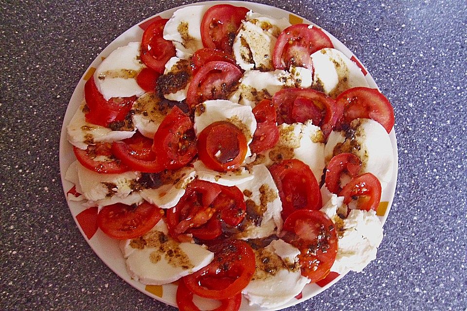 Tomaten - Mozzarella - Salat