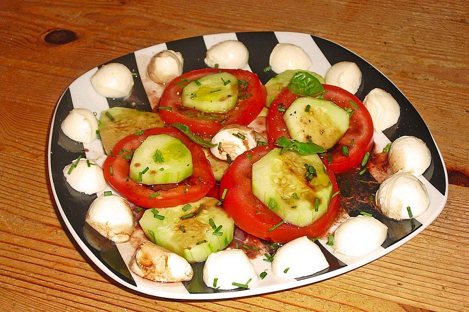 Tomaten - Mozzarella - Salat