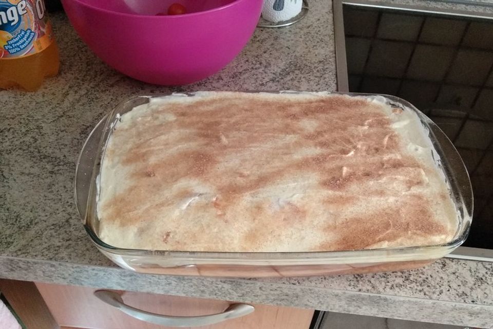 Schmandkuchen auf dem Blech mit Mandarinen