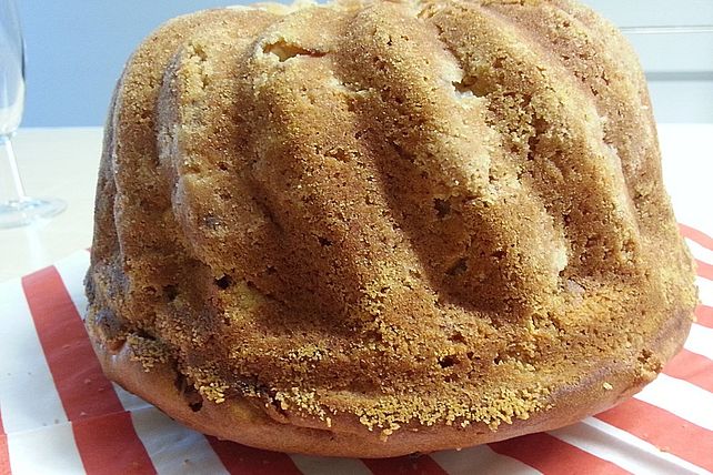 Eierlikör - Napfkuchen mit Äpfeln von locki1989| Chefkoch