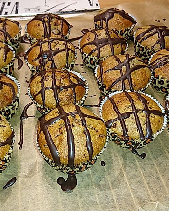 Schoko - Nuss - Muffins mit Kirschen