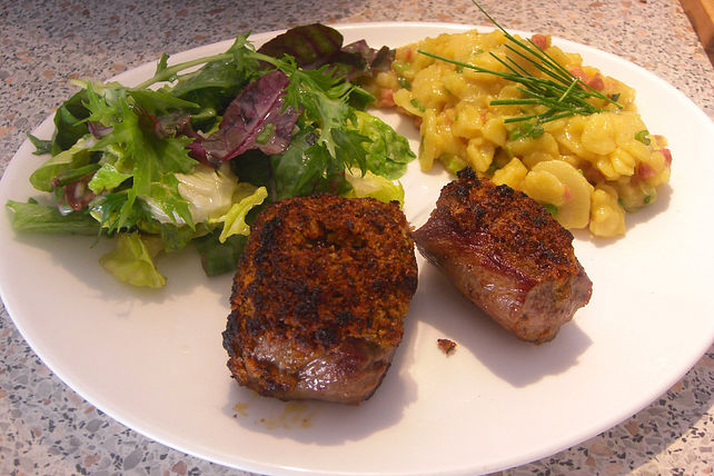 Überbackene Lammsteaks mit Thymian - Tomaten - Kruste von Babz_| Chefkoch