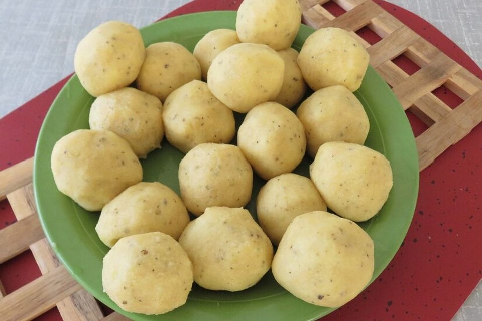 Kartoffel - Grießknödel