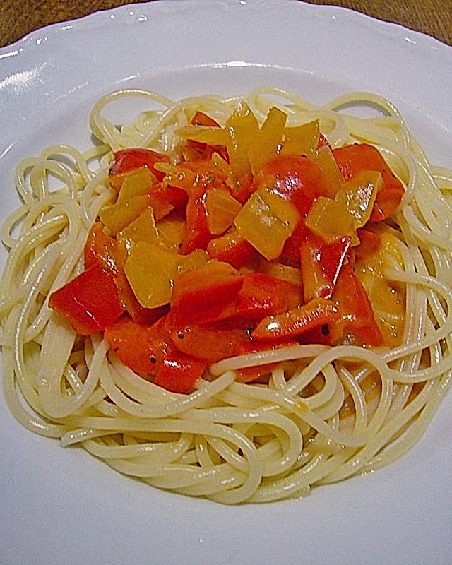 Feurige Paprika-Tomatensoße