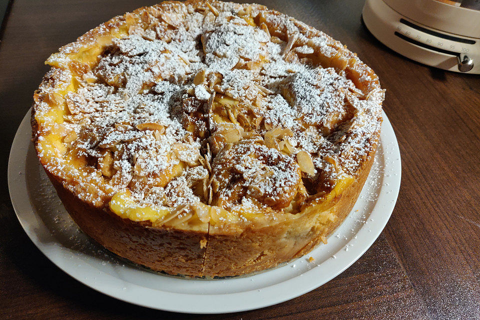 Bratapfelkuchen mit ganzen Äpfeln