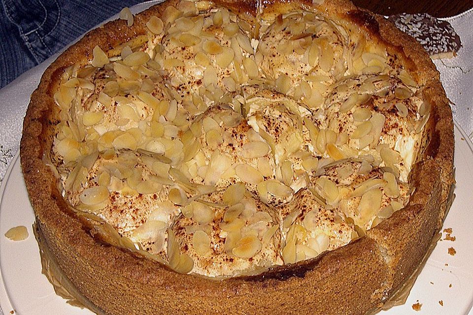 Bratapfelkuchen mit ganzen Äpfeln