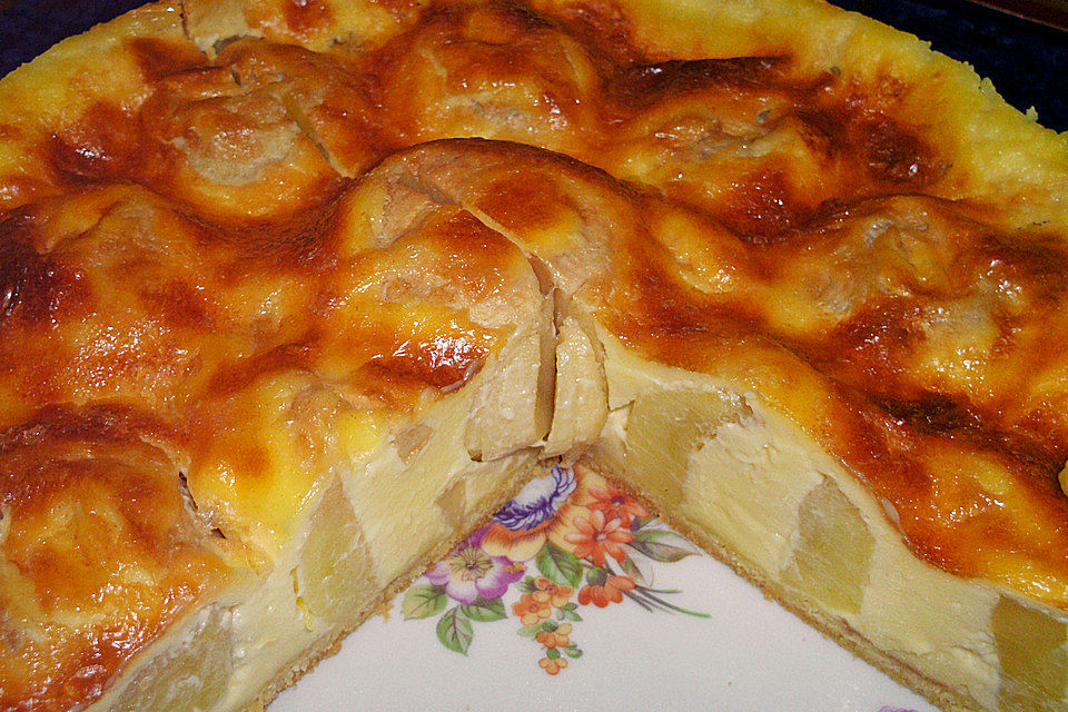 Bratapfelkuchen mit ganzen Äpfeln