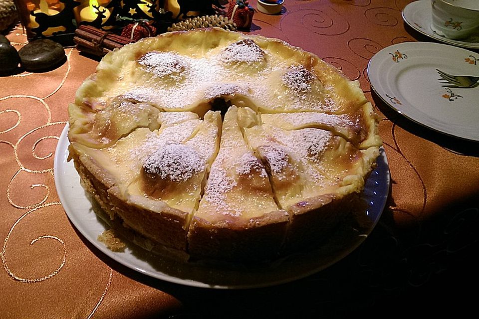 Bratapfelkuchen mit ganzen Äpfeln