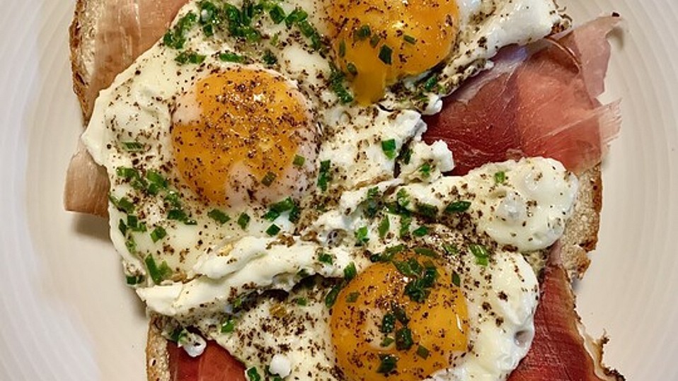 Leckeres Schinkenbrot mit Spiegelei von essig Leckeres Schinkenbrot mit Spiegelei von essig