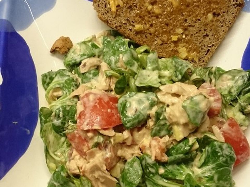 Feldsalat mit Thunfisch, Tomate und Mandeln von Partikel86| Chefkoch