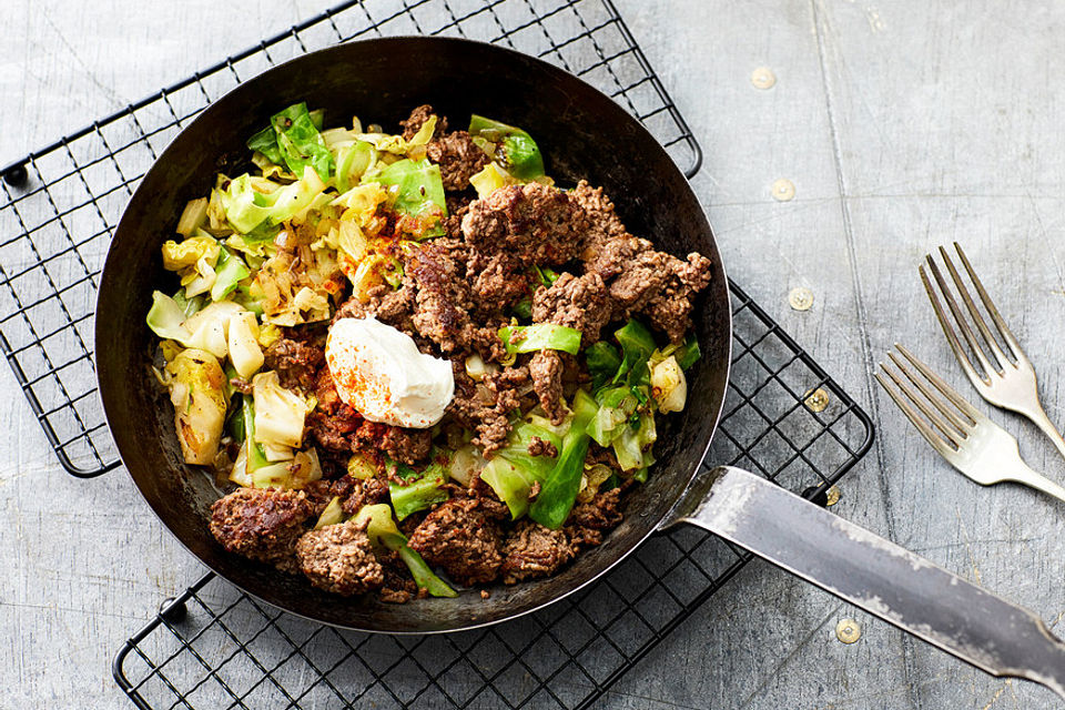 Spitzkohl-Hackfleisch-Pfanne