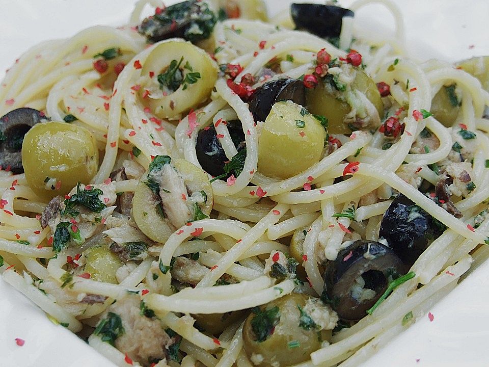 Spaghettini mit Oliven und Sardellen von pro-vit| Chefkoch