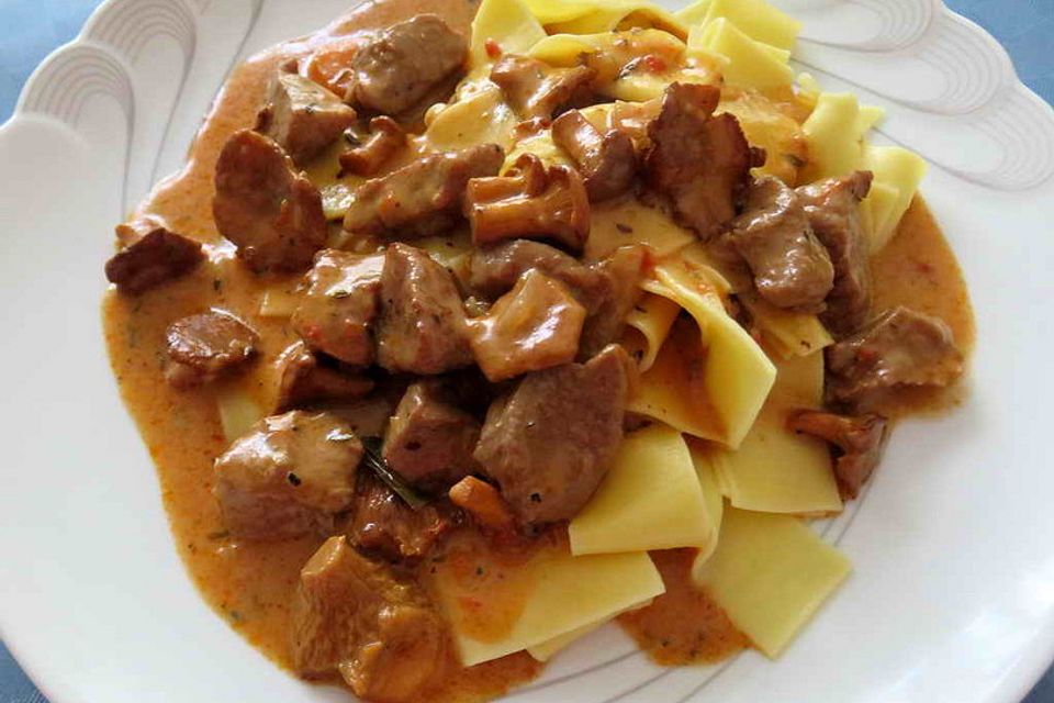 Kalbsgulasch mit Pfifferlingen