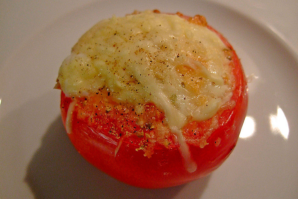 Tomaten gefüllt mit Ei