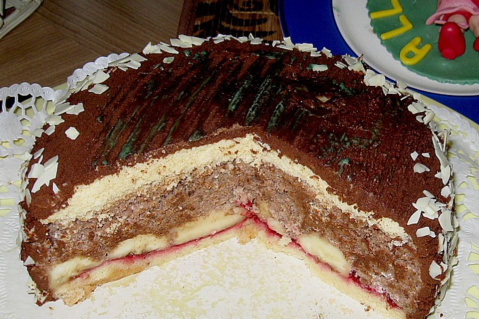 Trüffeltorte mit Bananenfüllung