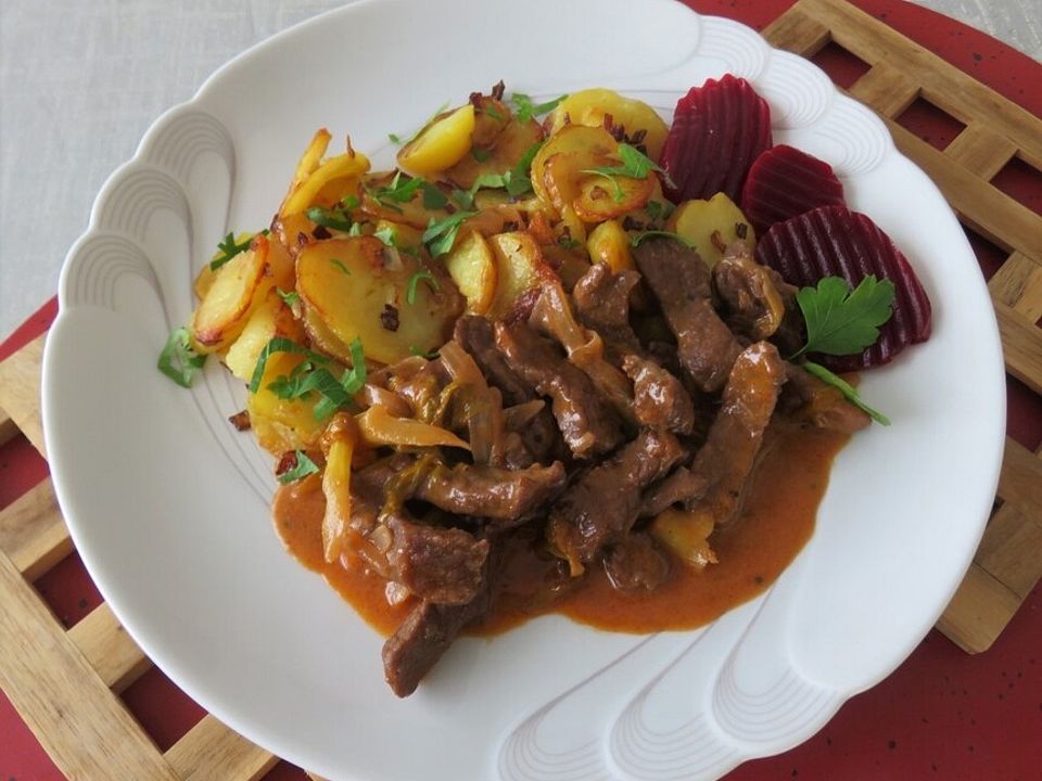 Rindergeschnetzeltes in Senf - Zwiebel - Sauce von aramis-3009| Chefkoch