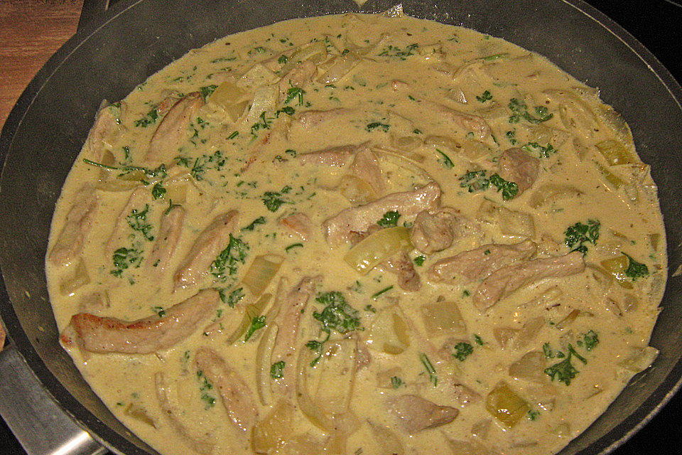 Rindergeschnetzeltes in Senf - Zwiebel - Sauce