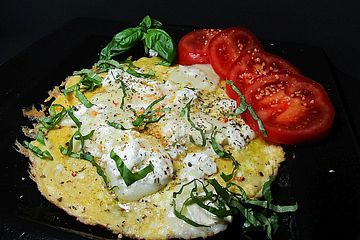 Omelett mit frischem Ziegenkäse und Bohnenkraut