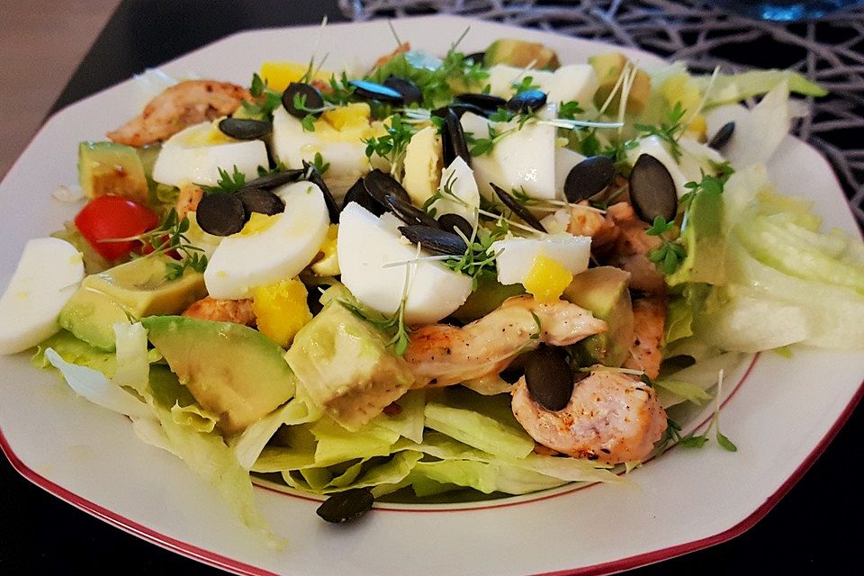 Avocado - Eier - Salat mit Putenstreifen