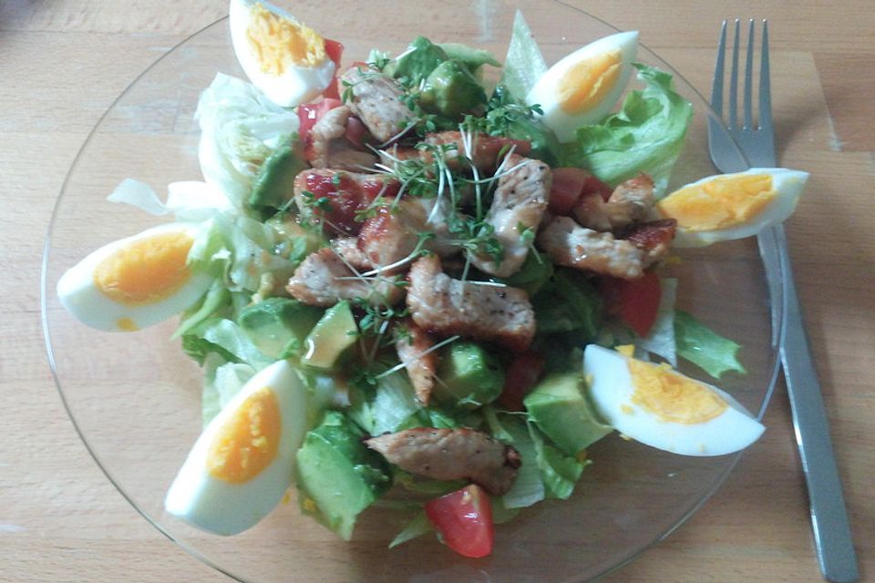 Avocado - Eier - Salat mit Putenstreifen