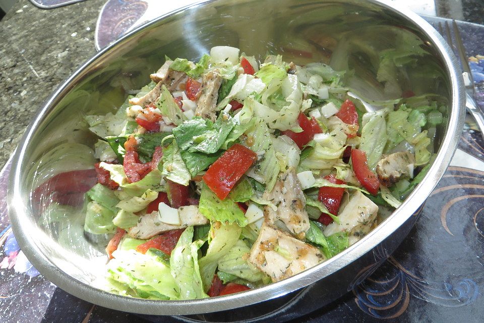 Avocado - Eier - Salat mit Putenstreifen