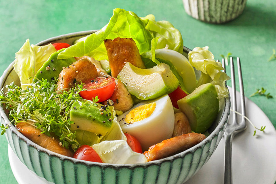 Avocado - Eier - Salat mit Putenstreifen