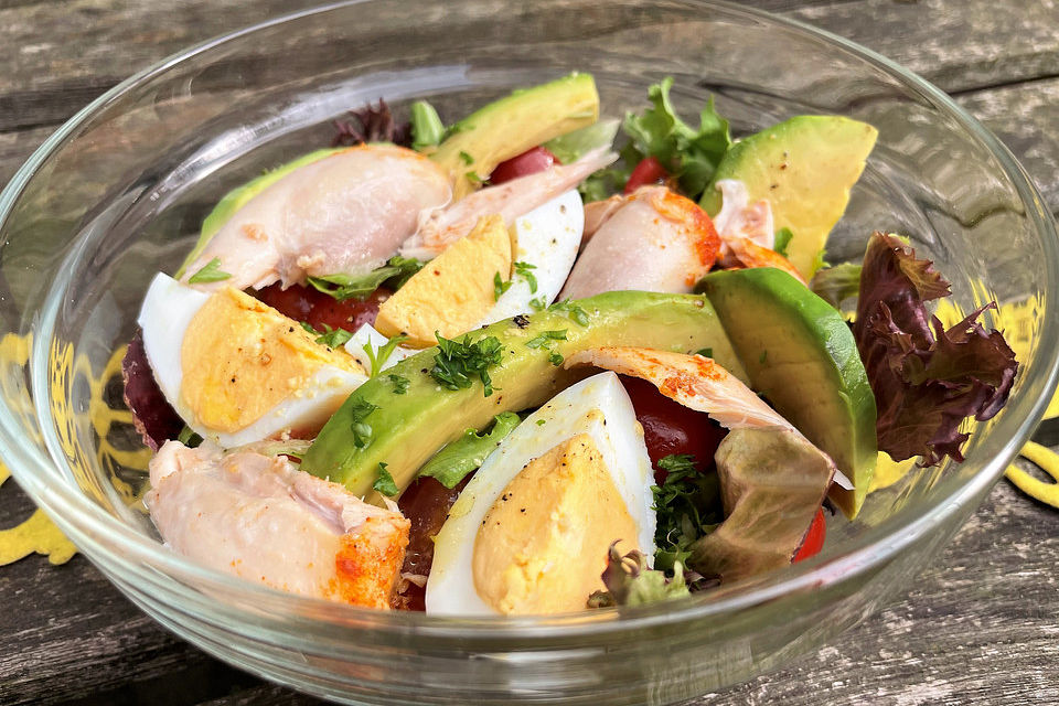 Avocado - Eier - Salat mit Putenstreifen