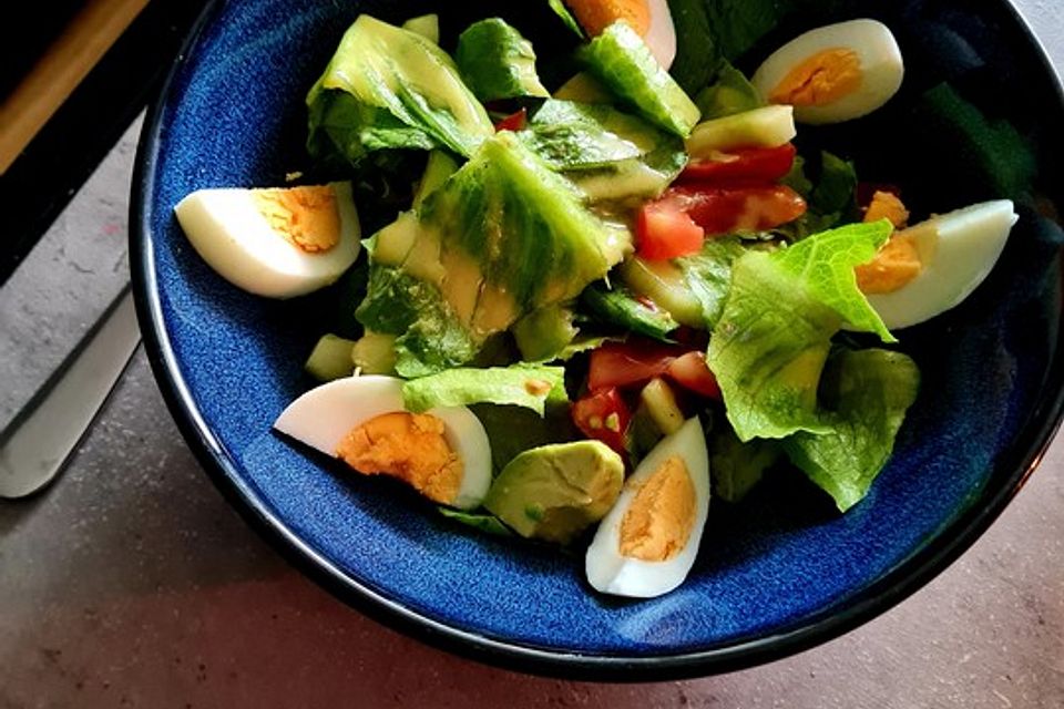 Avocado - Eier - Salat mit Putenstreifen