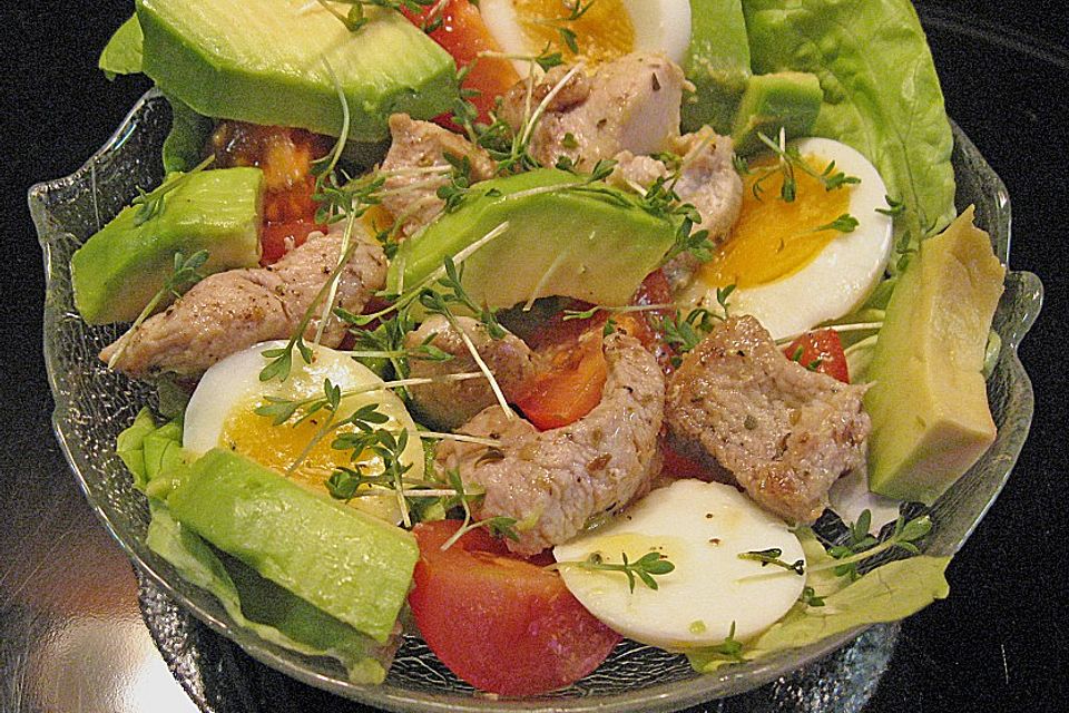 Avocado - Eier - Salat mit Putenstreifen