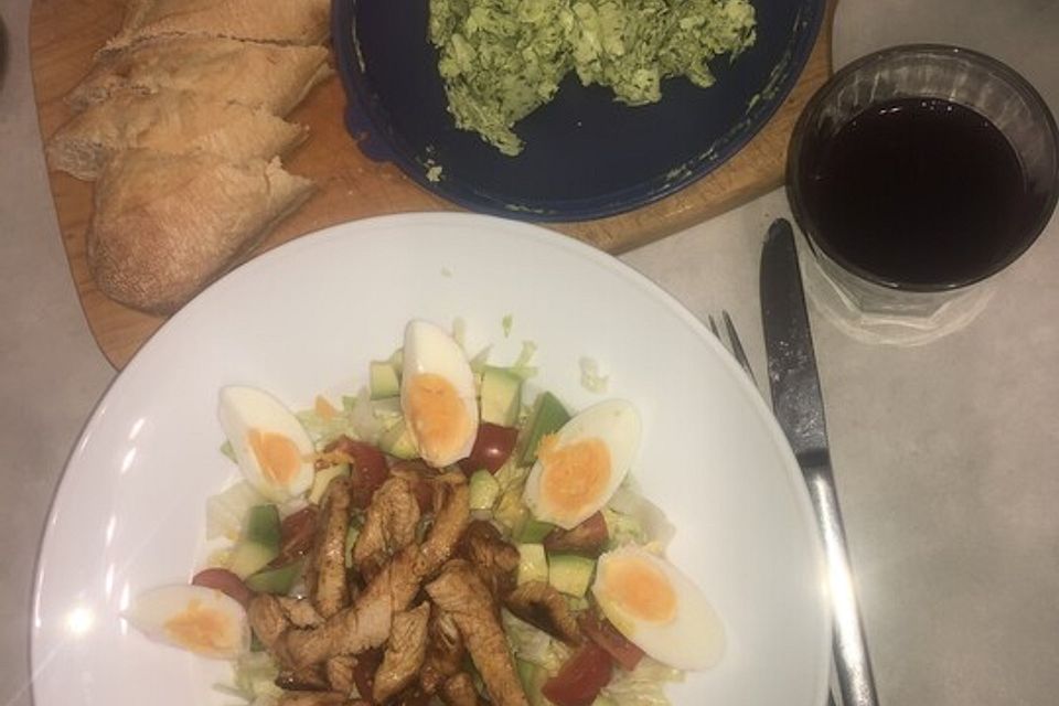 Avocado - Eier - Salat mit Putenstreifen