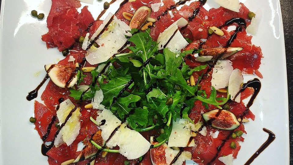 Rindercarpaccio mit Rucola und Parmesan von tasse23 Rindercarpaccio mit Rucola und Parmesan von tasse23