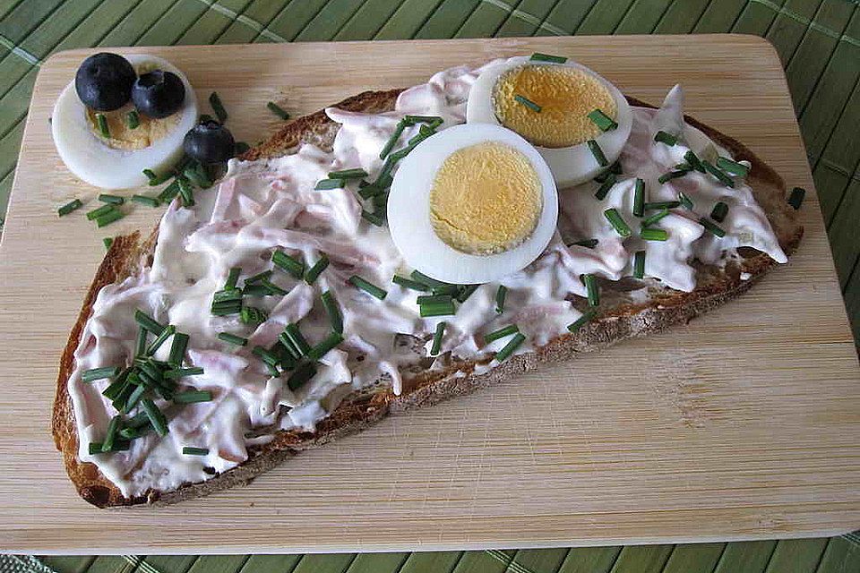 Töginger Fleischsalat, mit selbstgemachter Mayonnaise