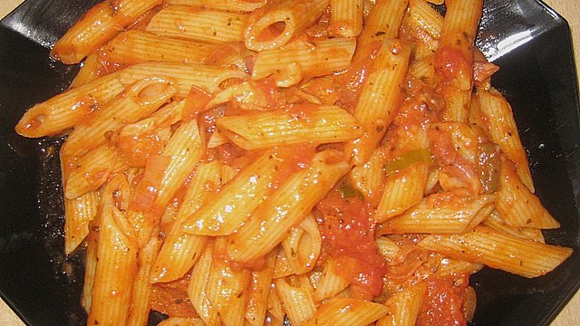 Pikante Tomatensoße mit Bacon und Mozzarella von Joannya02 Pikante Tomatensoße mit Bacon und Mozzarella von Joannya02