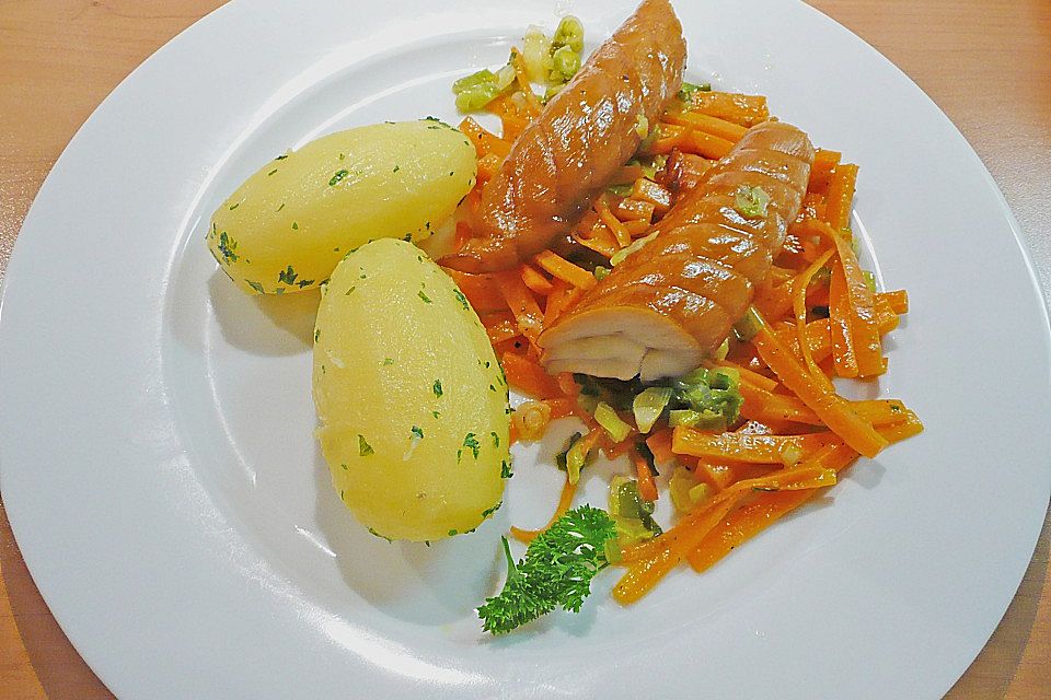 Räucherfisch auf Gemüse